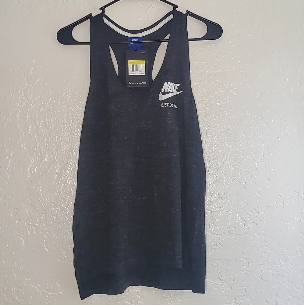 Nike NWT Tank Top Size Small